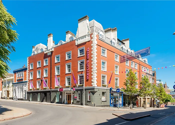 Top-Rated Hotels in Central Nottingham's Vibrant Core